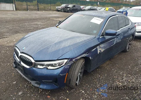 2021 BMW 330I xDrive z USA, uszkodzony, nr VIN 3MW5R7J09M8B97603